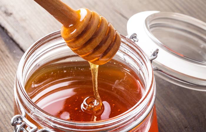 Honey hair mask treatment for dry hair