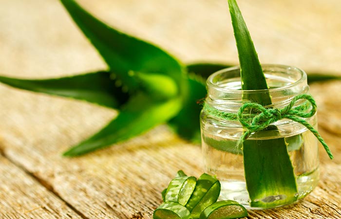 Aloe vera mask treatment for dry hair