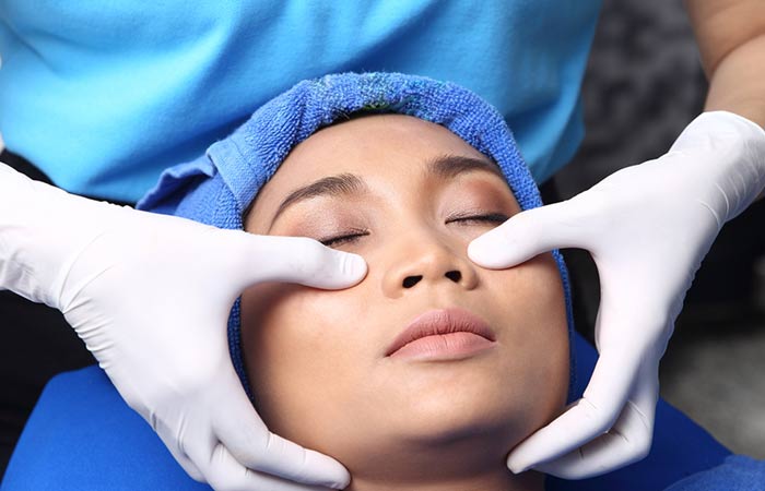 Facials reduces under eye bags and dark circles