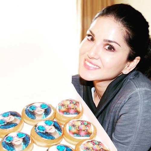 Sunny Leone the foodie without makeup