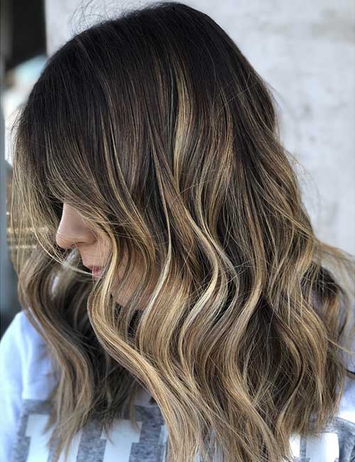 Multidimensional blonde balayage hair color