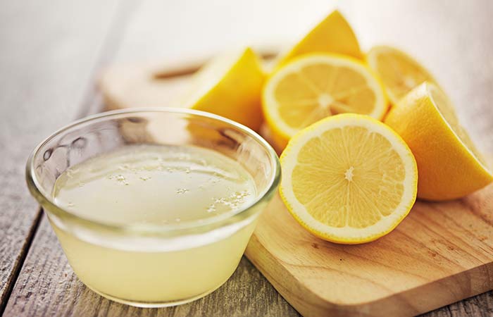 Lemon juice massage treatment for dry hair