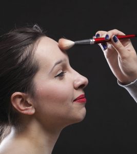 8 Useful Makeup Tips To Make Your Forehea...