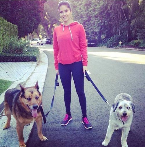 Sunny Leone with her pets without makeup