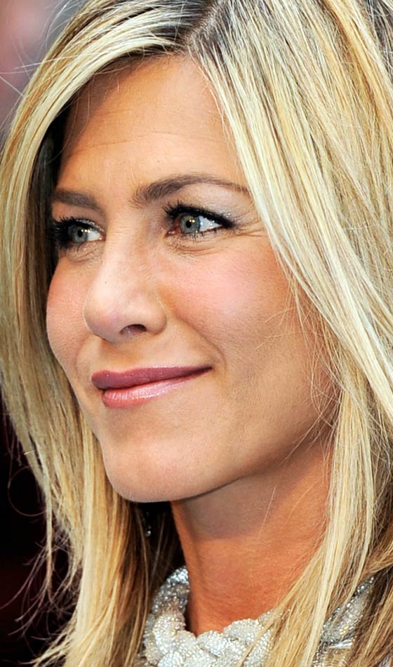 Sweet bob celebrity hairstyles for women over 40