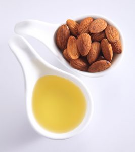 How To Use Almond Oil To Reduce Dark Circles