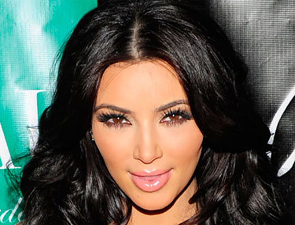 Kim Kardashian with clumpy eyelashes in makeup mistakes