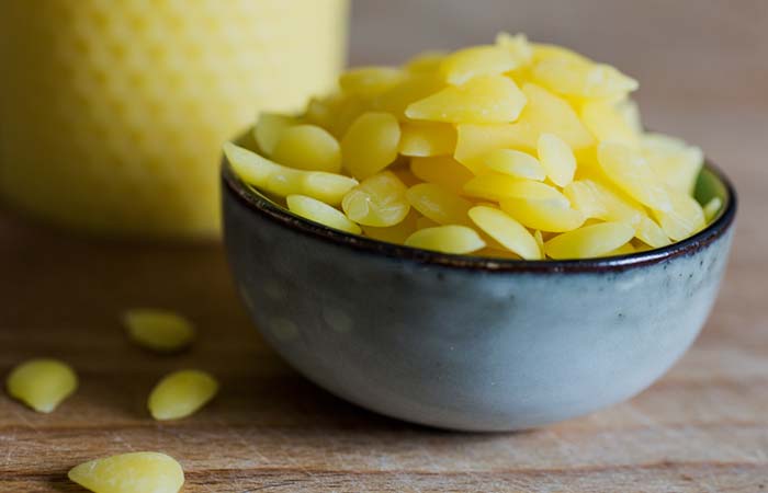 Beeswax to moisturize dry skin