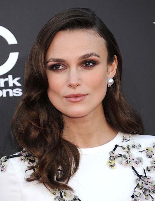 Deep side parting curls for long hair