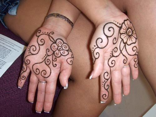 Simple mehendi design for hands