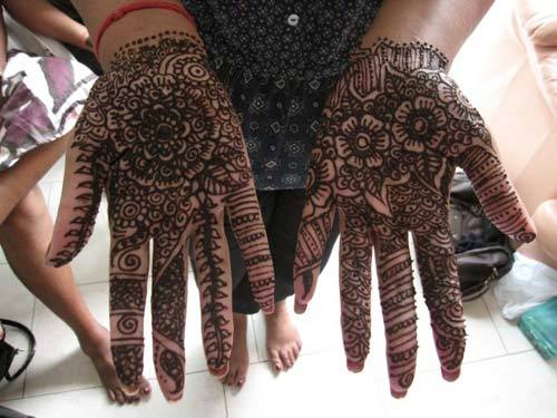 Black mehendi design for hands