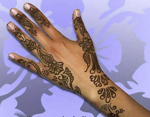 Intricate mehendi design for hands