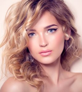 50 Best Short Wavy Hairstyles For Women To Try In 2022