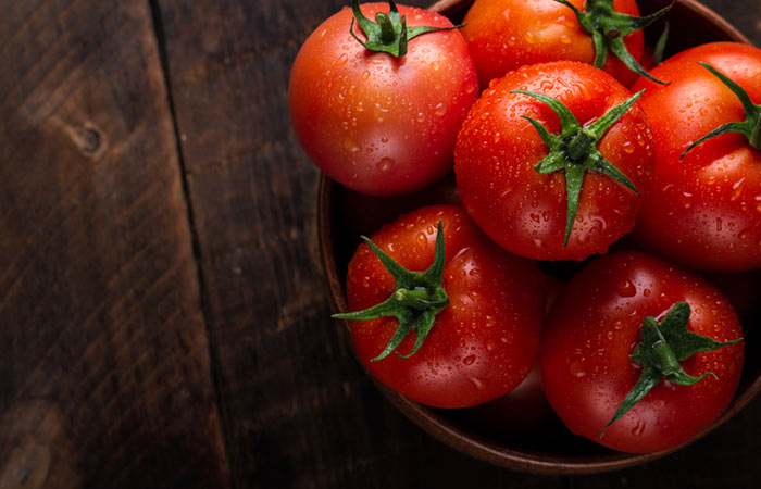 Tomato to remove tan from hands