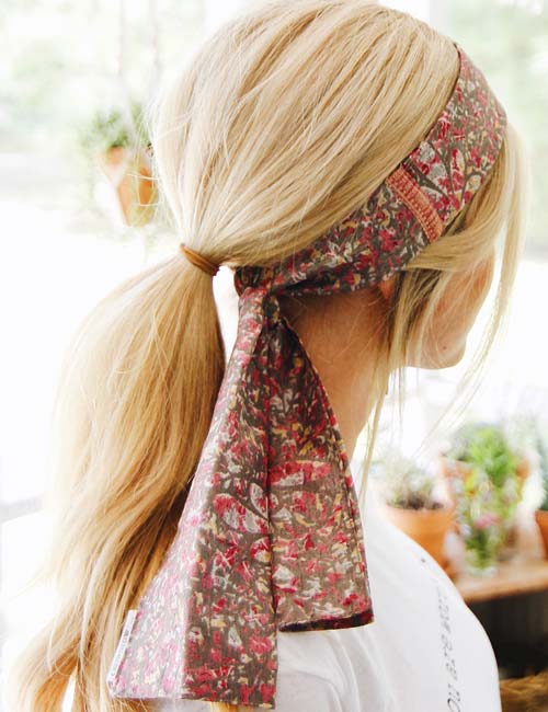 Wrap your scarf around a ponytail